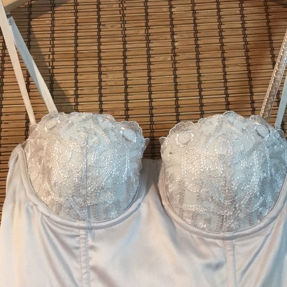 Montelle Cream Corset - Picture 4 of 5